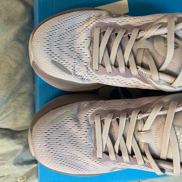 Hokas Bondi 8 Light Purple Running Shoes - Picture 7 of 7